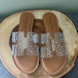 NWOT Rock & Candy by Zigi, 7.5 women’s clear sandal